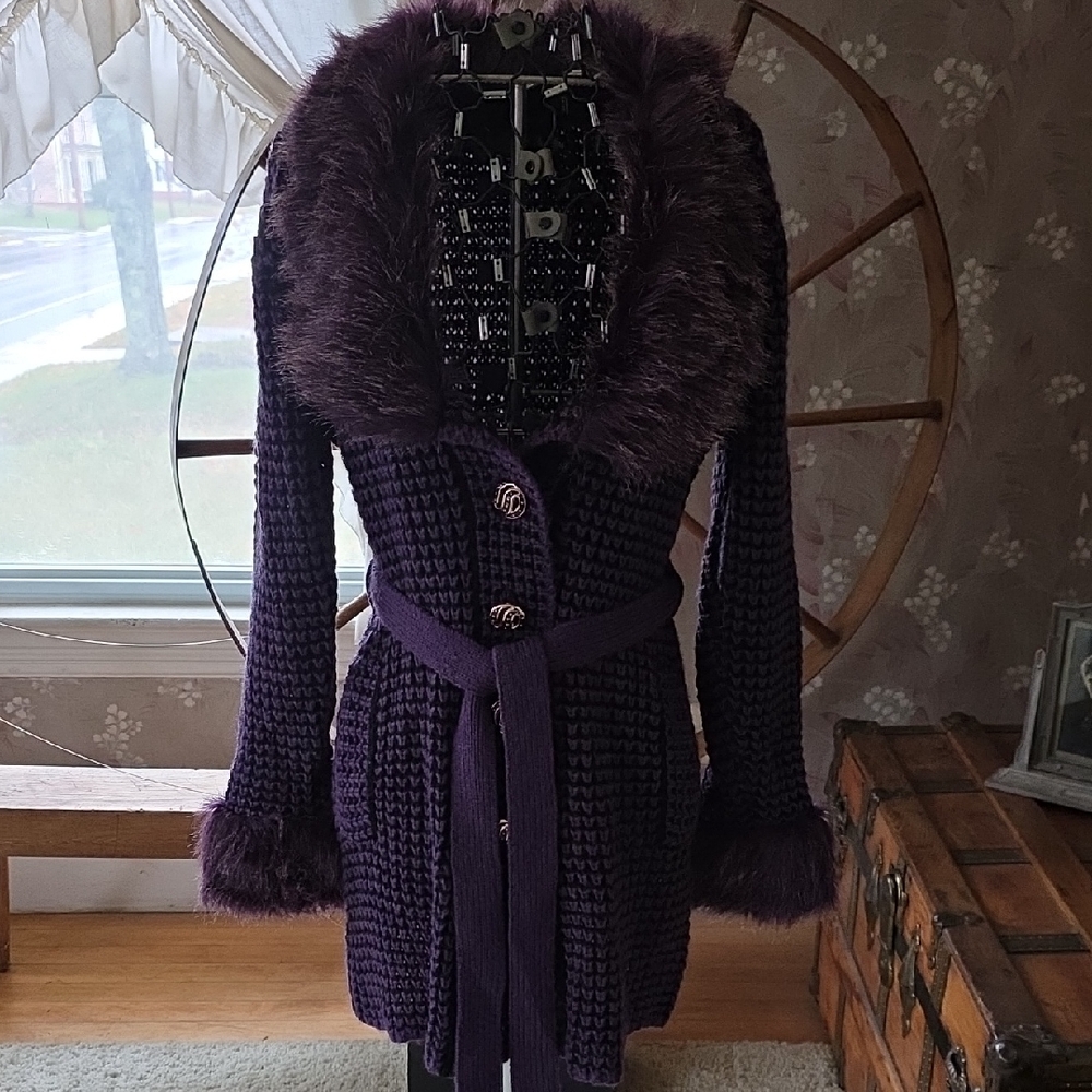 Purple V-Neck Sweater with Faux Fur Trim